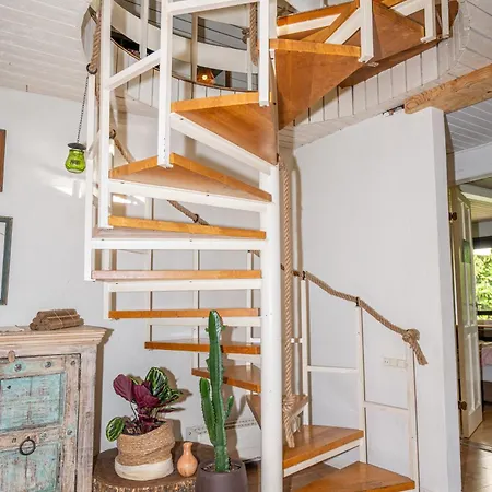 Boka's Forest Getaway Vila *